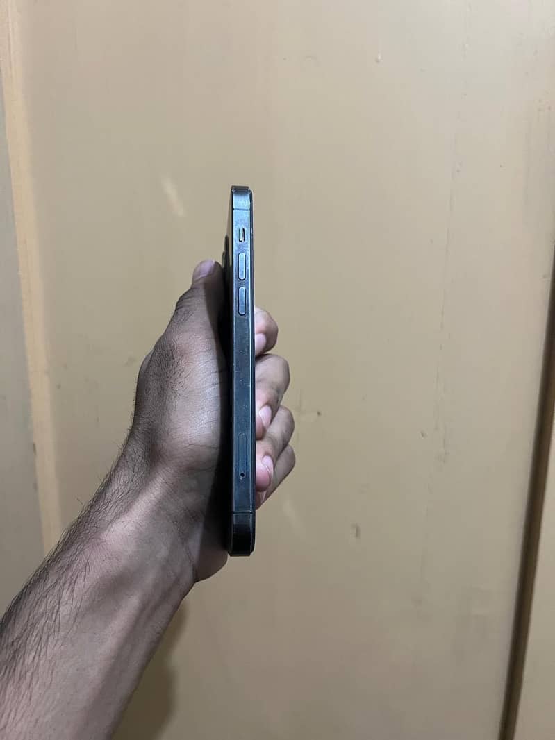 Apple iPhone 12 Pro 3