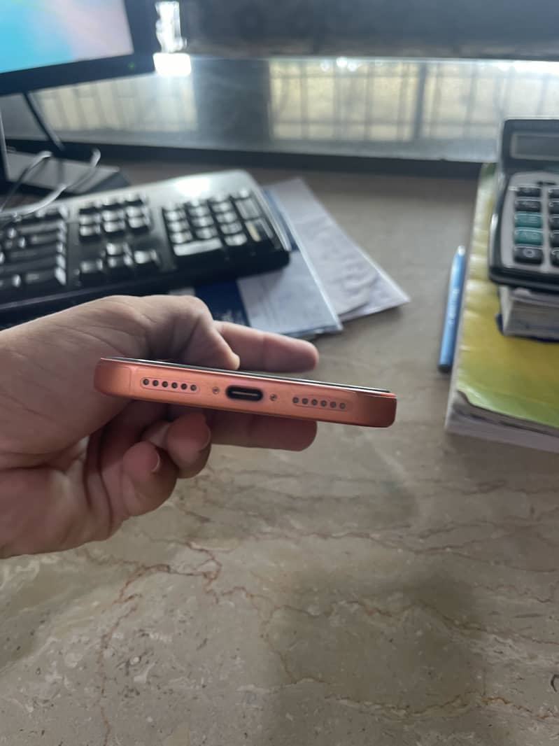 Apple iPhone 17 Pro Max 0