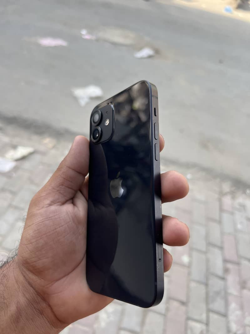 Apple iPhone 12 2