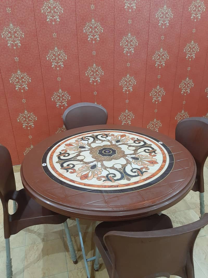 boss dinning tablee 5