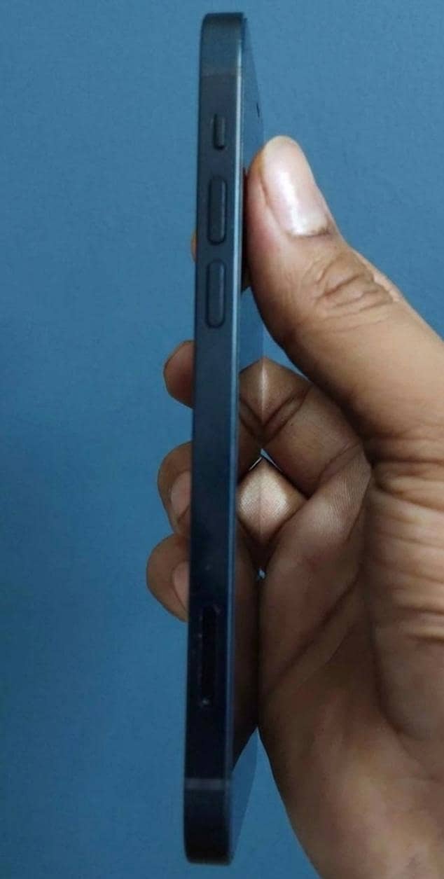 Apple iPhone 12 2