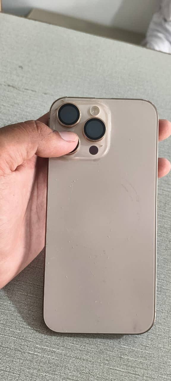 Apple iPhone 16 Pro Max 0