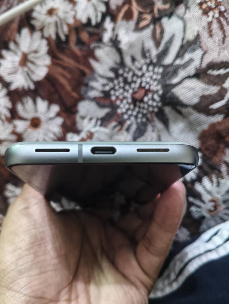 Google Pixel 8 3