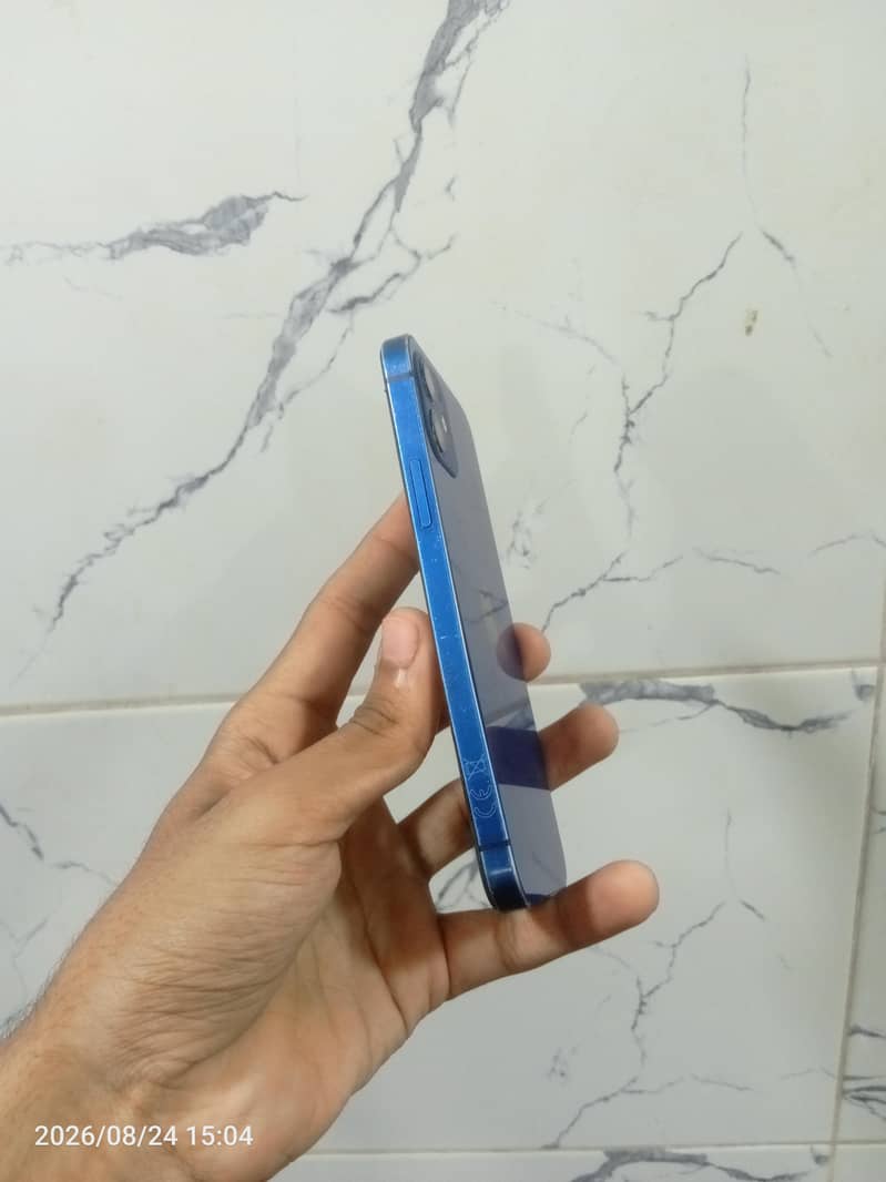 Apple iPhone 12 2