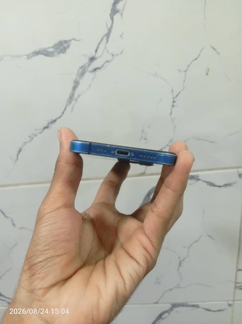 Apple iPhone 12 3