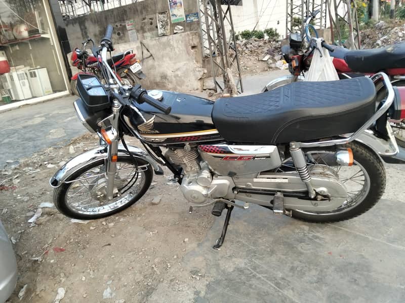 125 self bkack 1