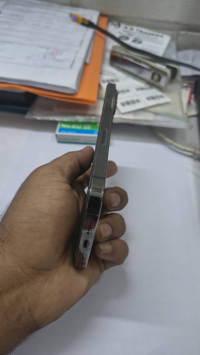 Apple iPhone 13 Pro Max (Mint Condition) 3