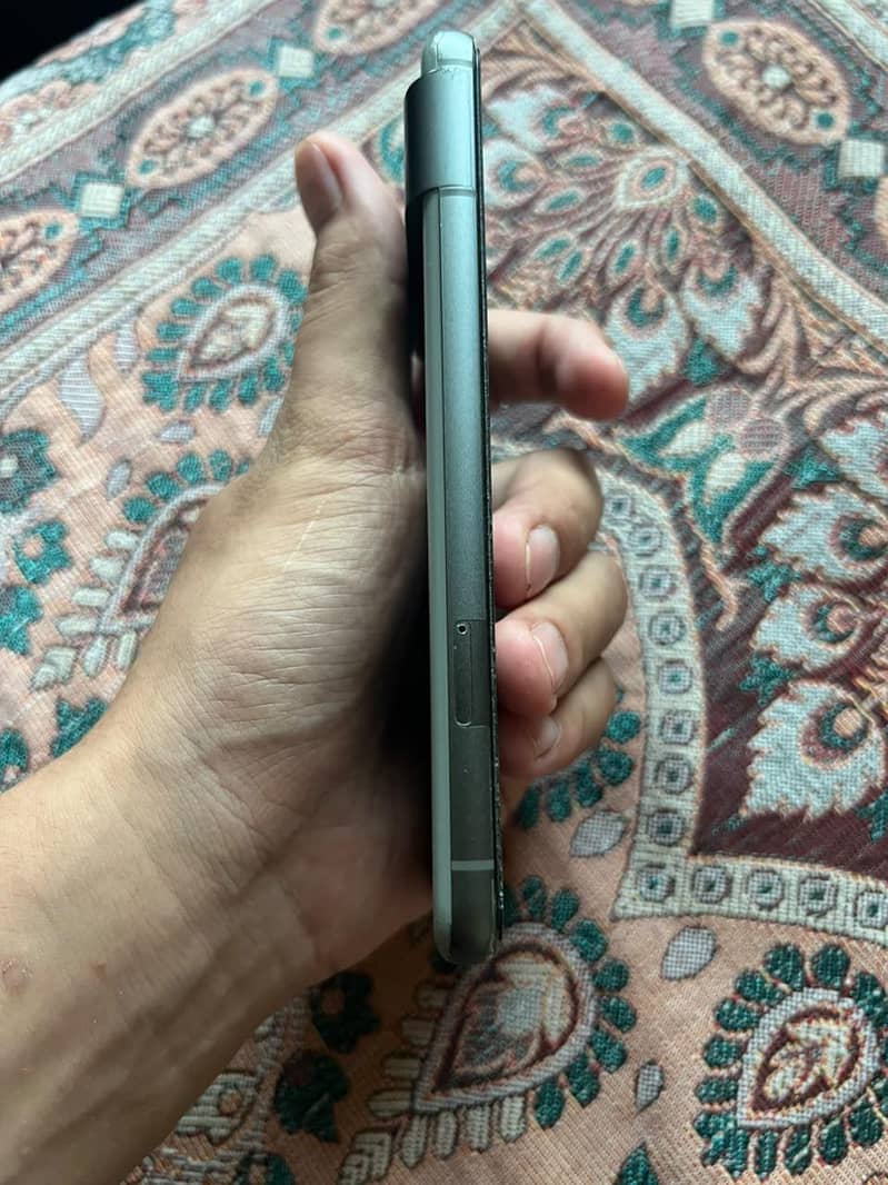Google Pixel 8 4