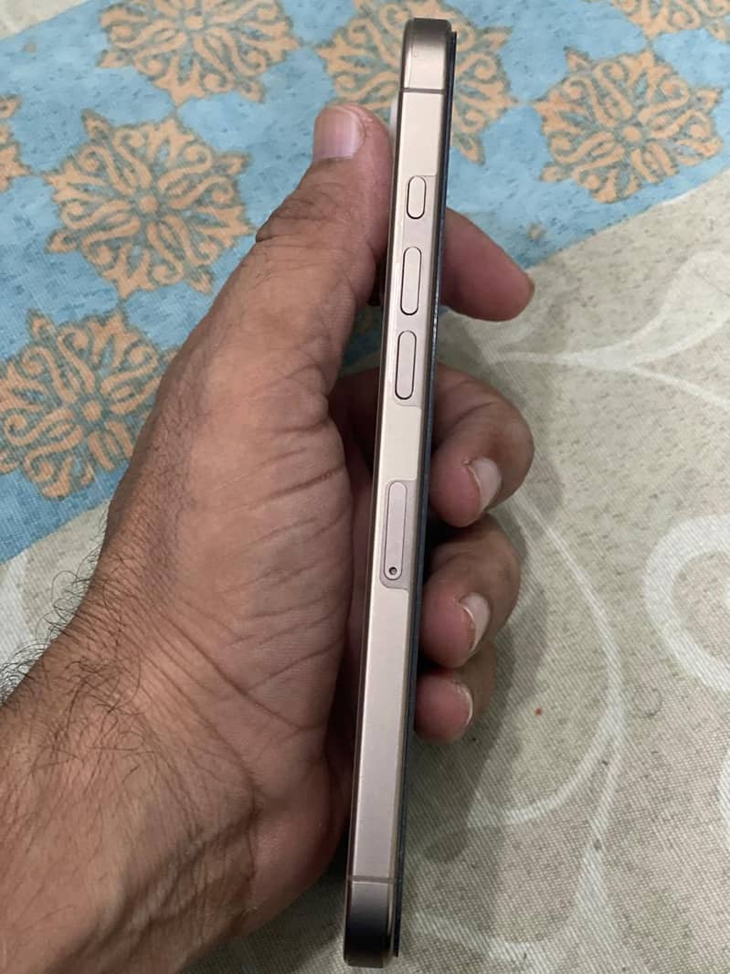 iphone 16pro max 3