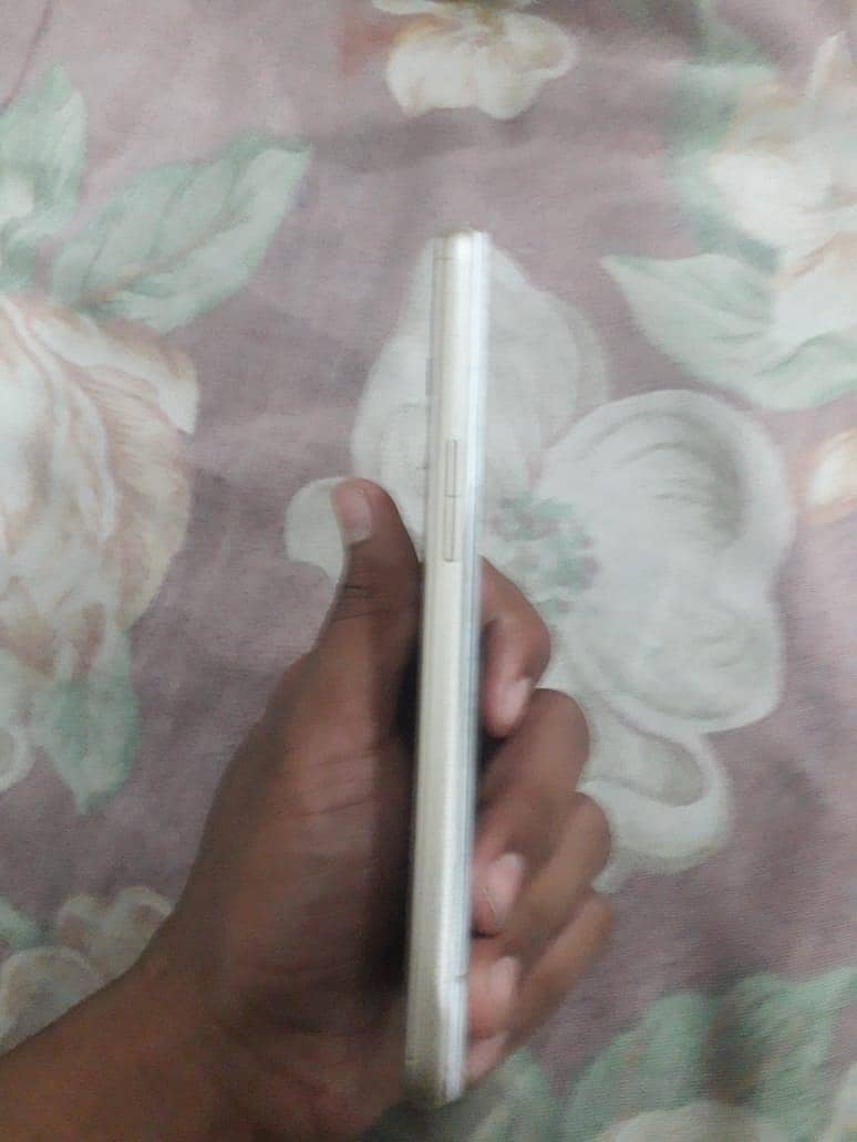 OPPO A37 9