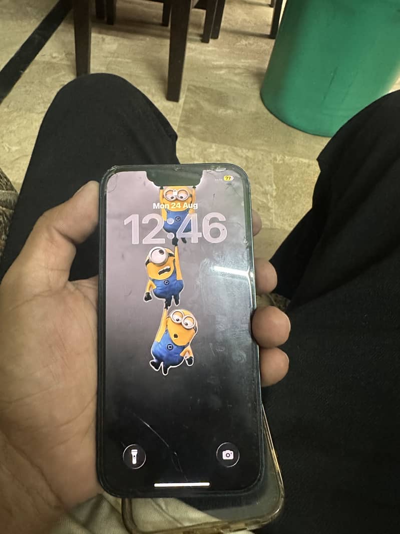 Apple iPhone 13 4