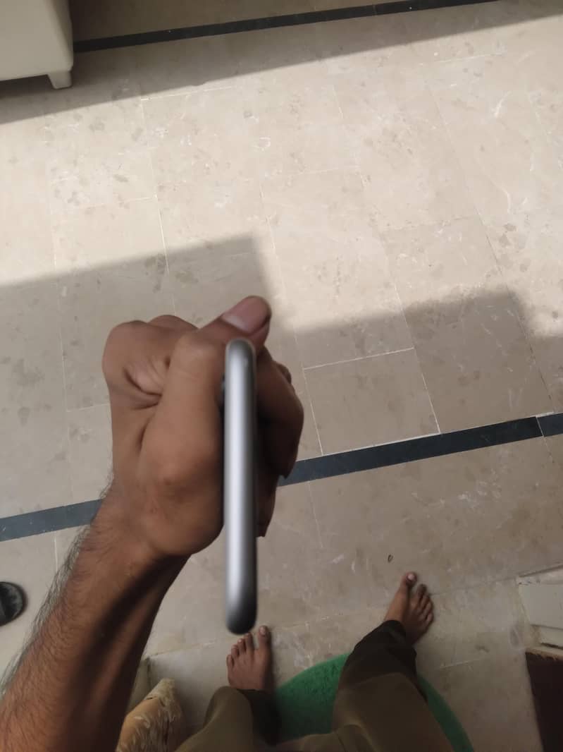 Apple iPhone 6S 5