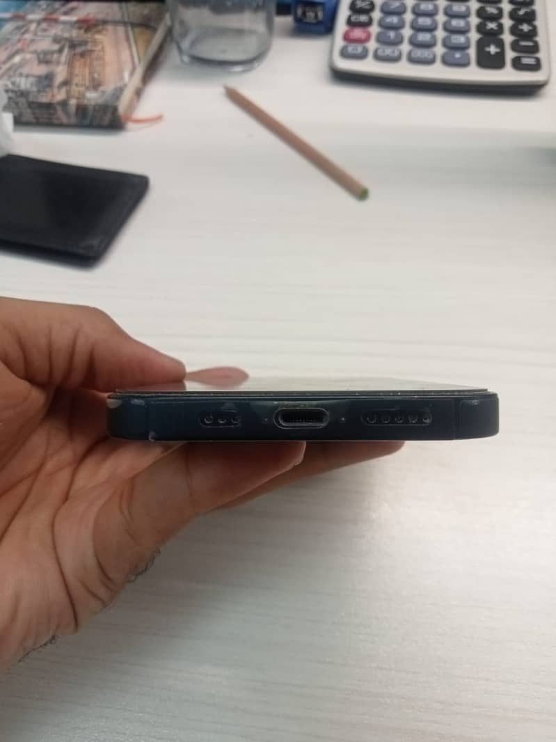 Apple iPhone 13 2