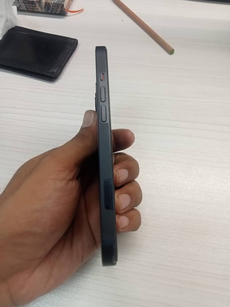 Apple iPhone 13 3