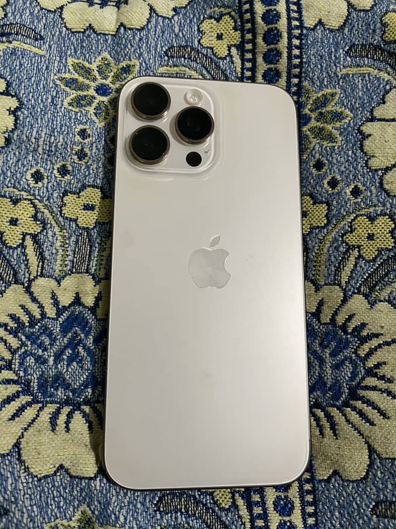 Apple iPhone 16 Pro Max 0