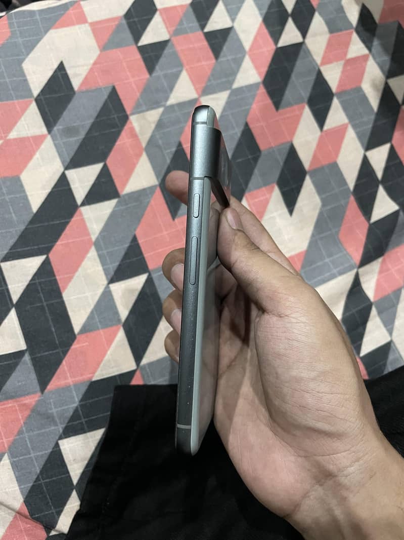 Google Pixel 8 3