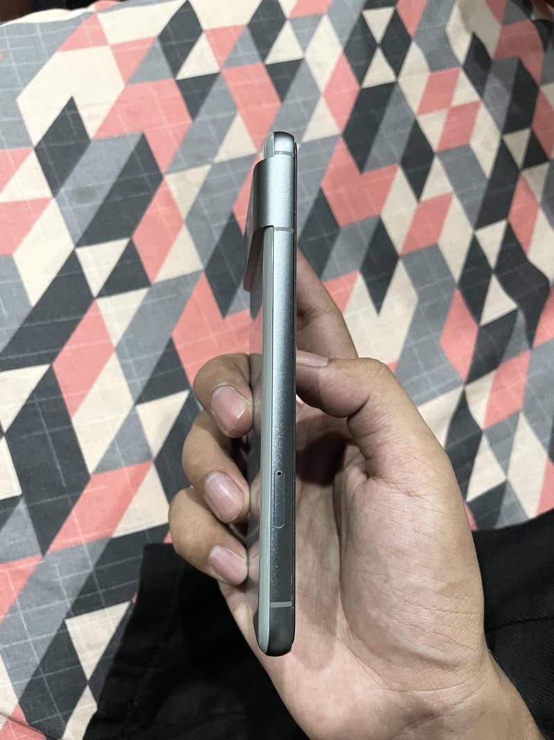 Google Pixel 8 7