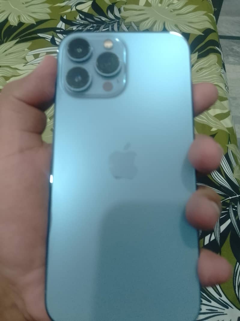 Apple iPhone 13 Pro Max 4