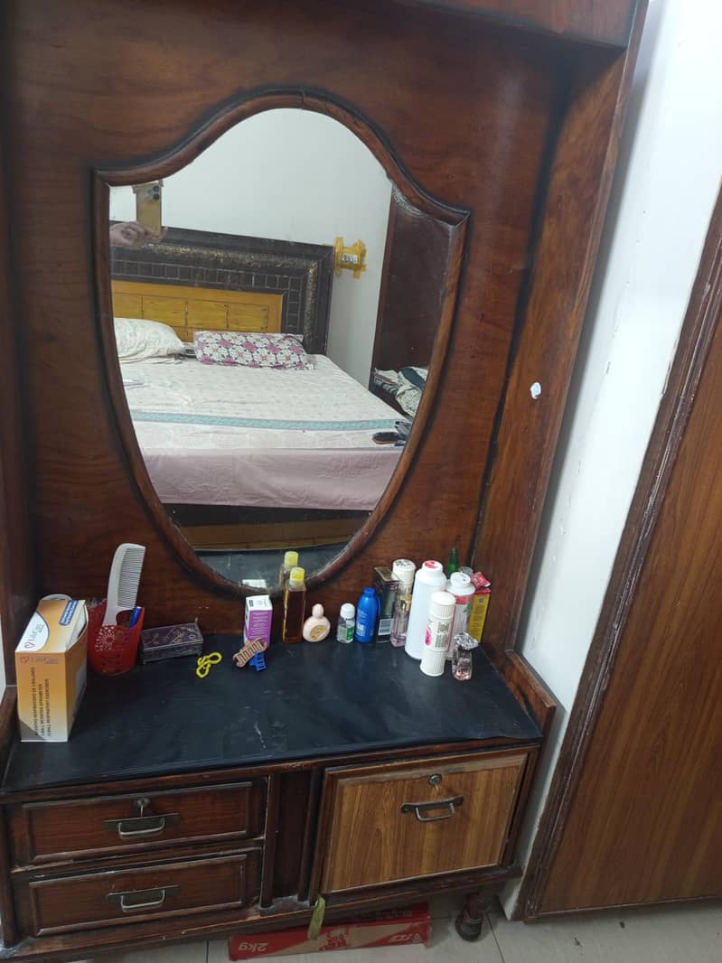 Old Dressing table 1
