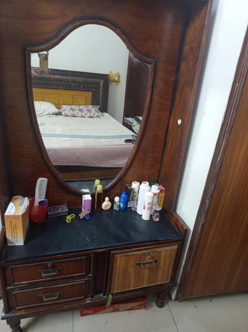 Old Dressing table 2