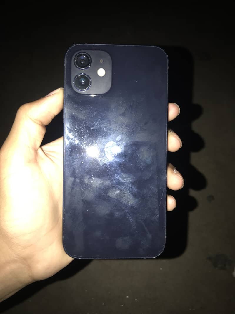 Apple iPhone 12 4