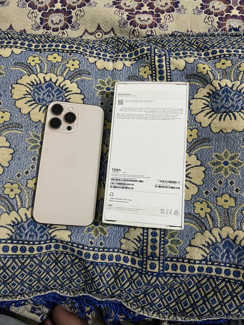 Apple iPhone 16 Pro Max 2