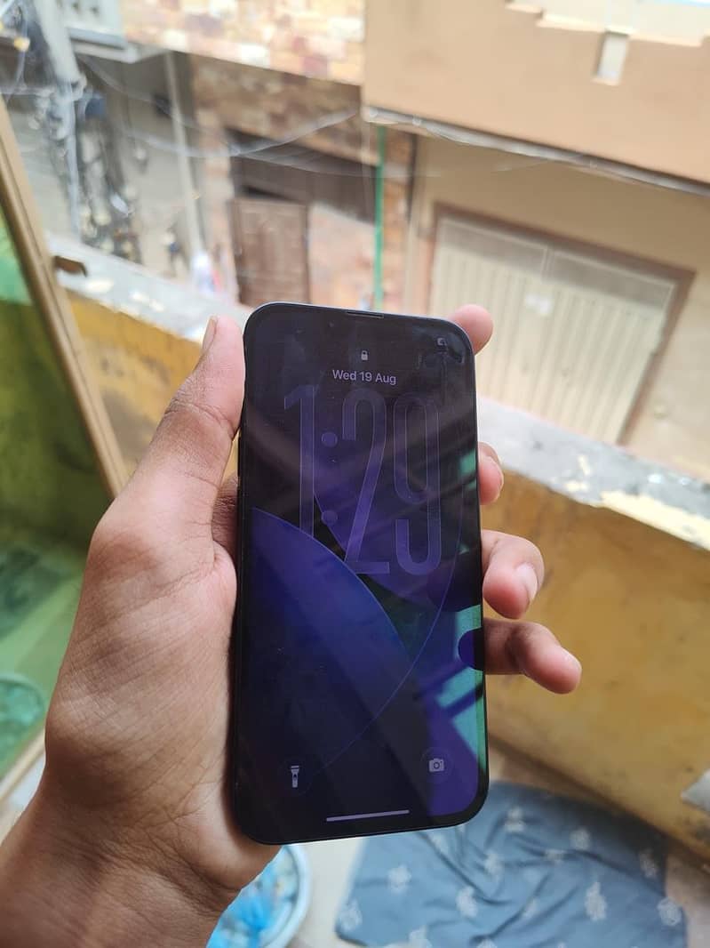 Apple iPhone 13 1