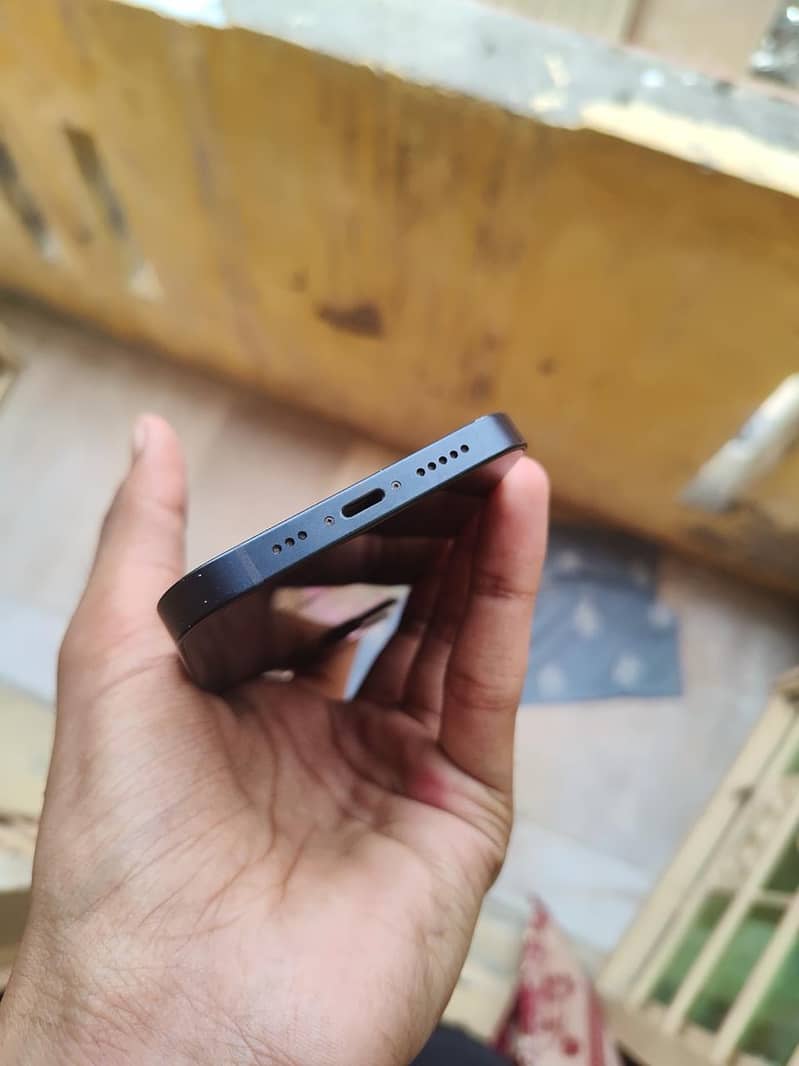 Apple iPhone 13 3