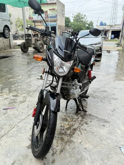 Honda CB 125F 2025
