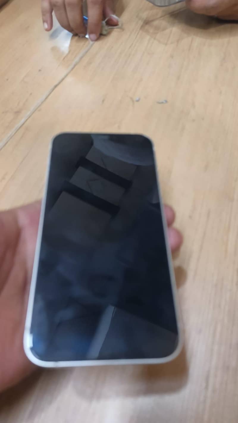 Apple iPhone 12 3