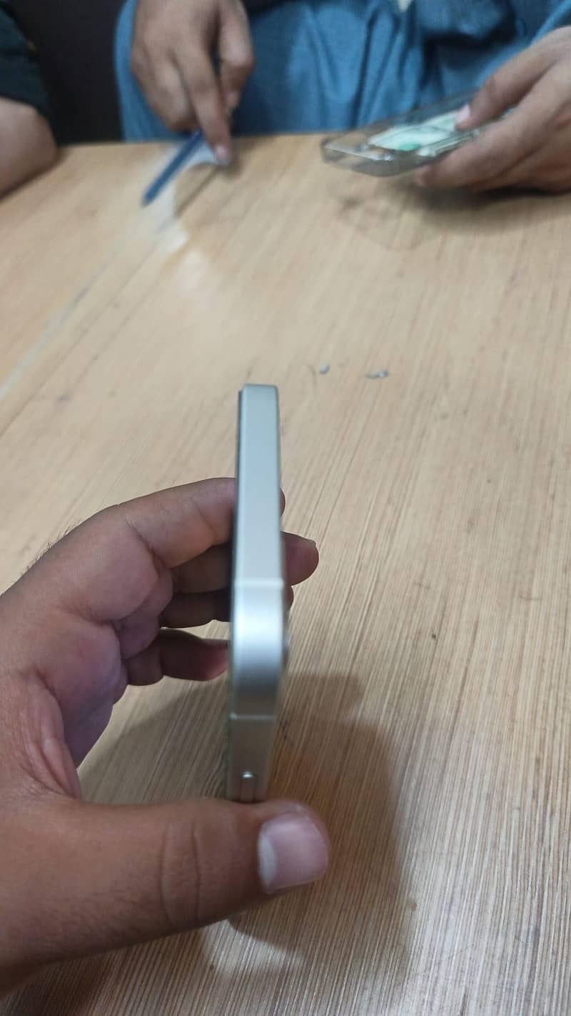 Apple iPhone 12 5