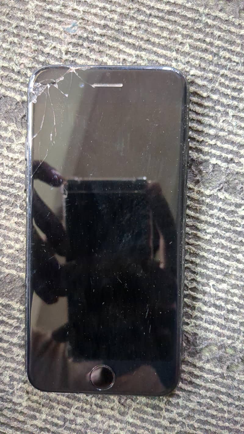 Apple iPhone 7 0