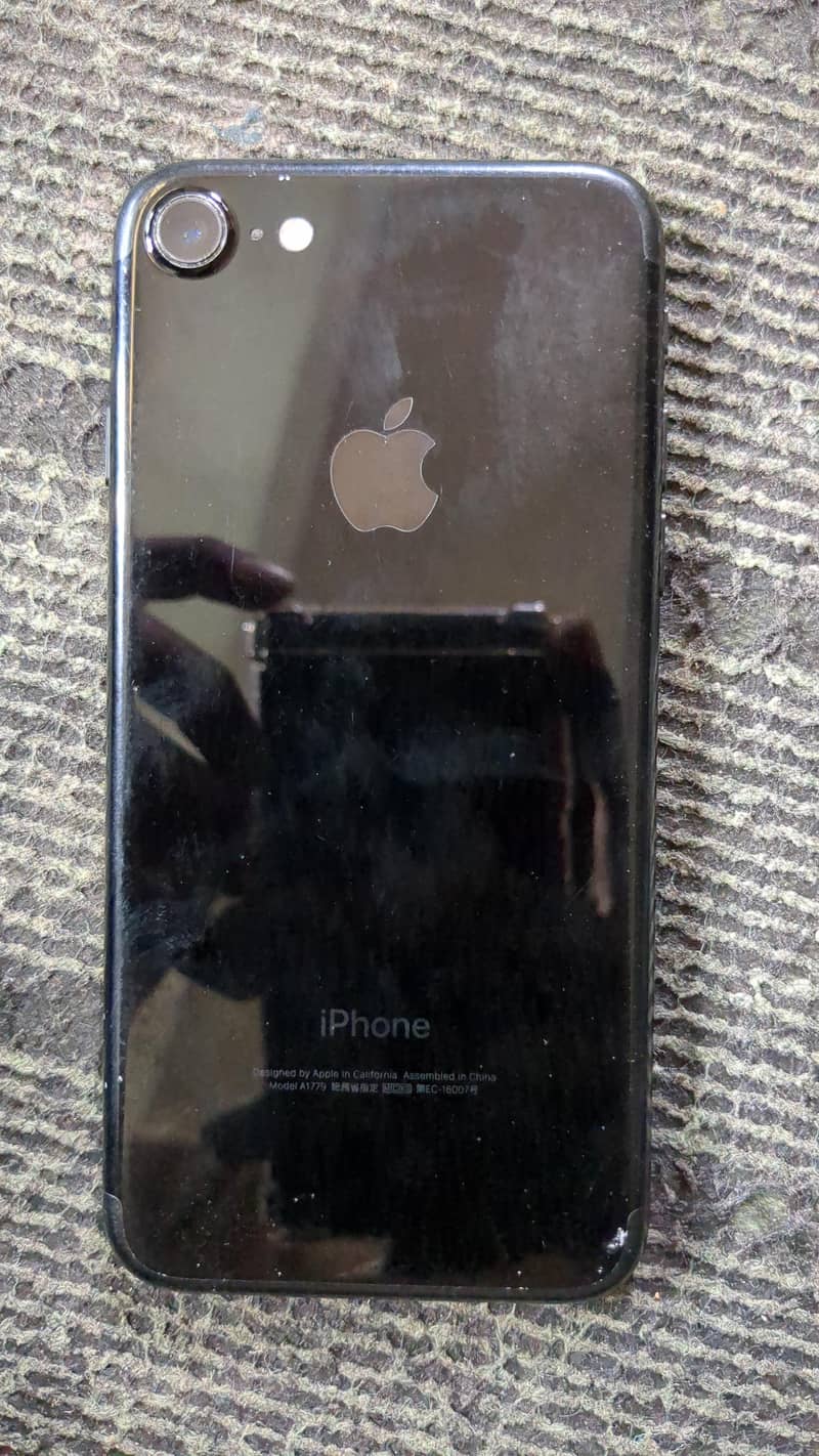 Apple iPhone 7 1