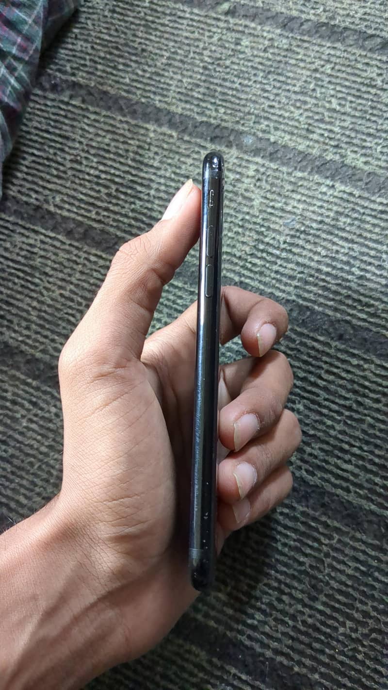 Apple iPhone 7 2