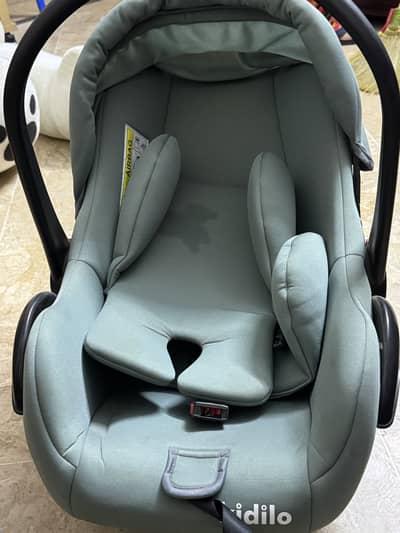 Kiddilo baby carrier and car seat 2 in 1