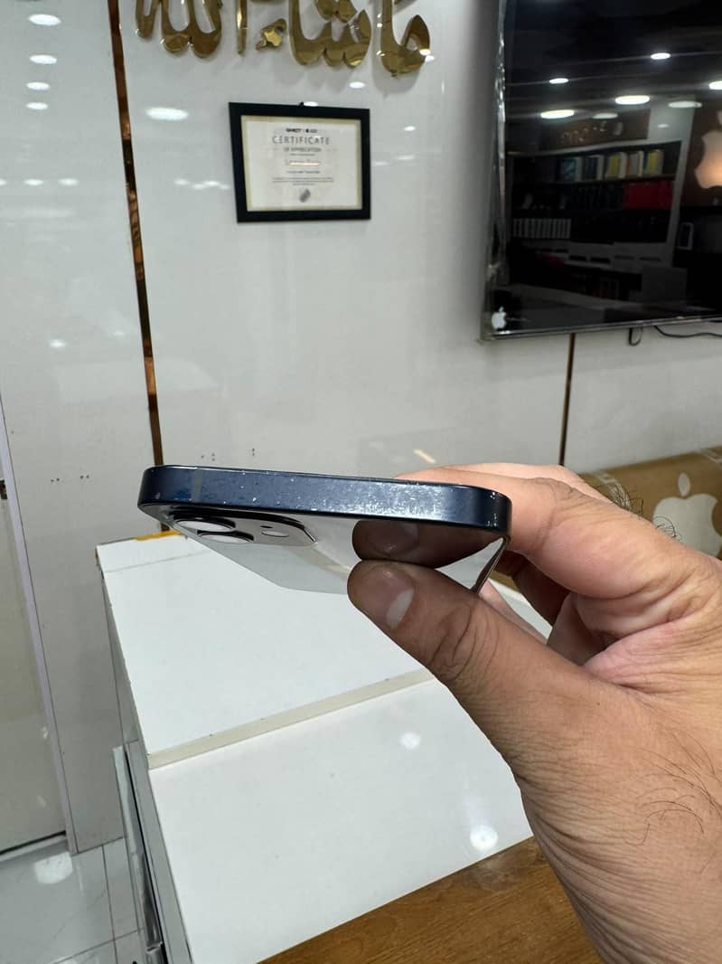 Apple iPhone 12 2