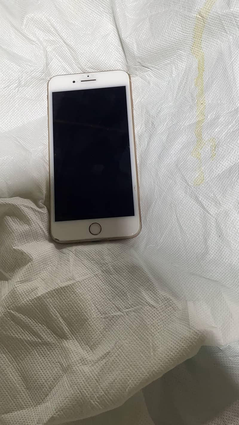 Apple iPhone 8 Plus 3