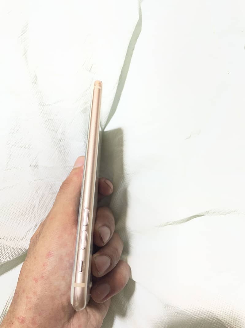 Apple iPhone 8 Plus 4