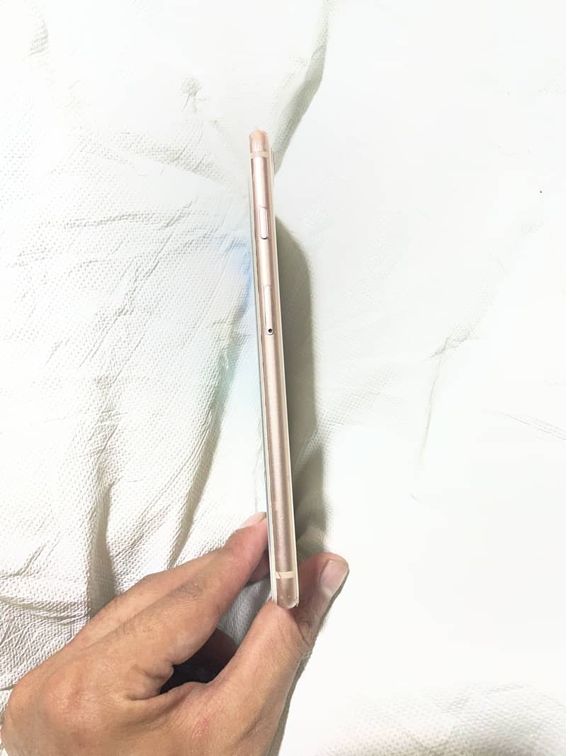 Apple iPhone 8 Plus 5