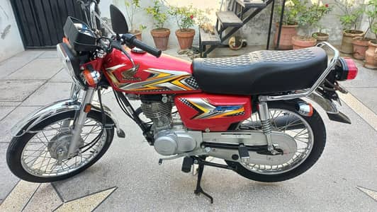 Honda 125 (25) model sticker 2024 registered