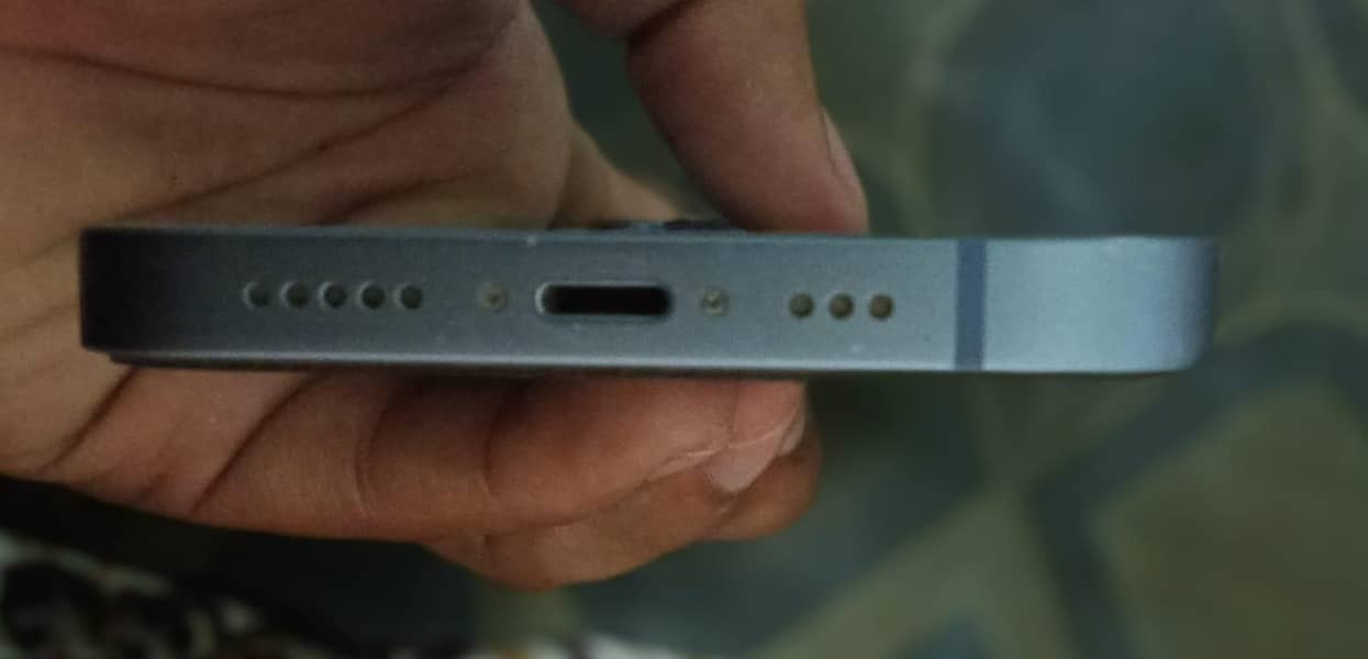 Apple iPhone 14 3