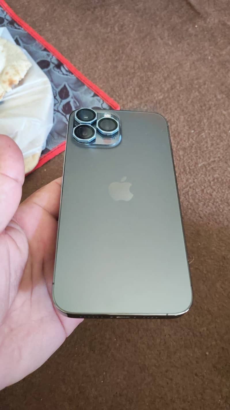 Apple iPhone 13 Pro Max 3
