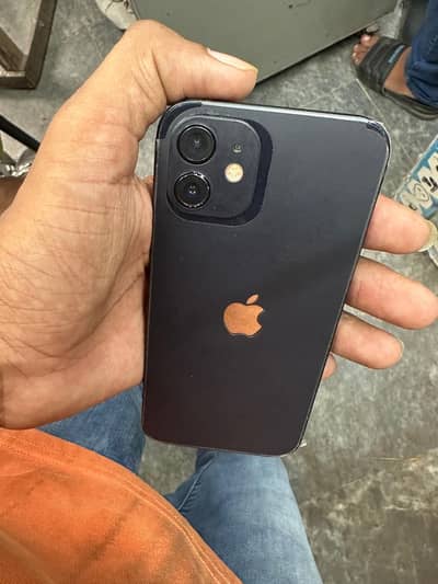 Apple iPhone 12