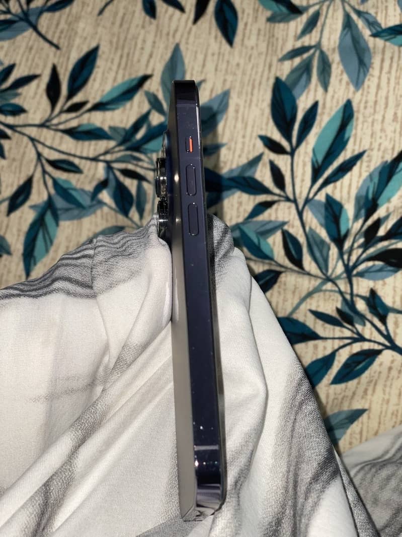 Apple iPhone 14 Pro 4