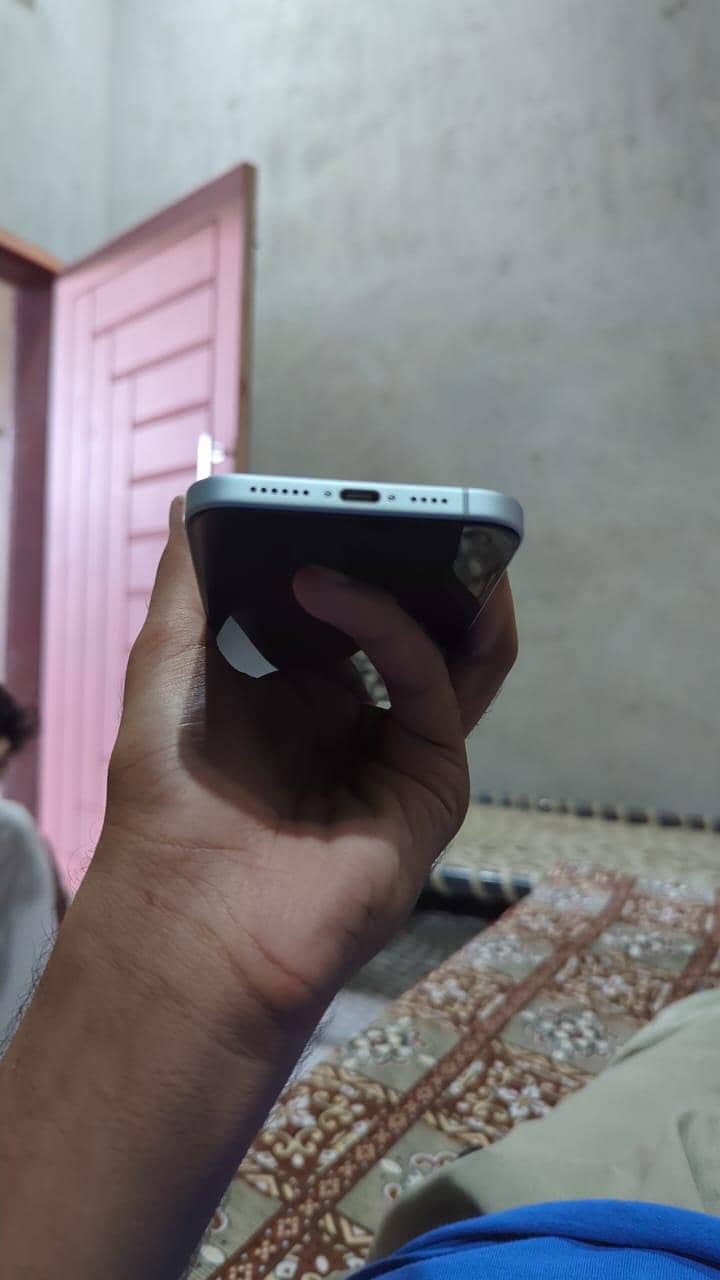 Apple iPhone 15 plus 6