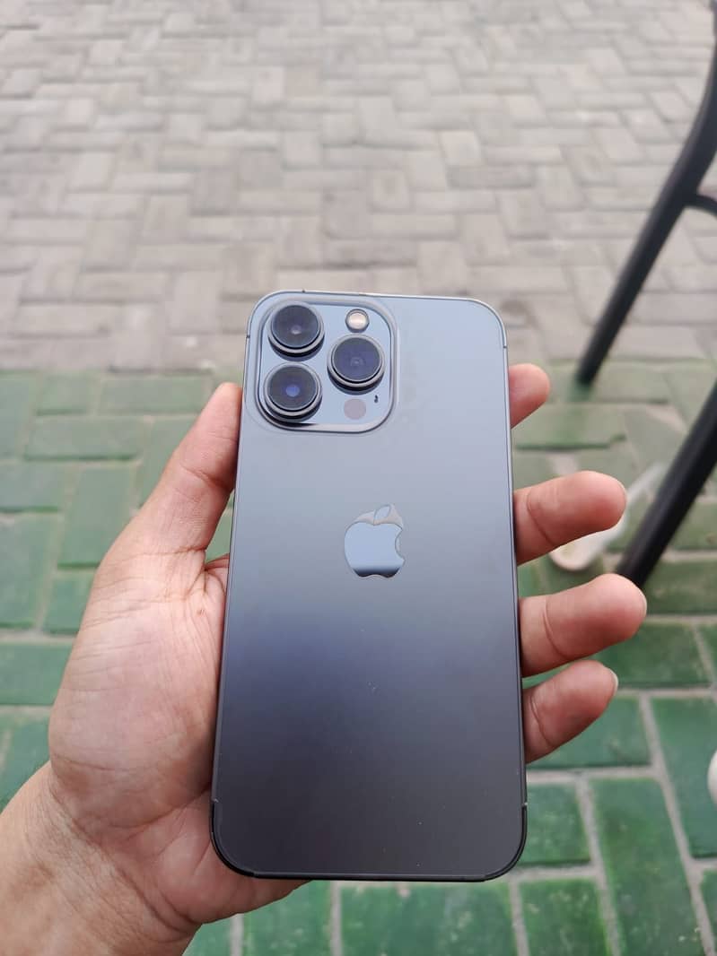 Apple iPhone 13 Pro 1