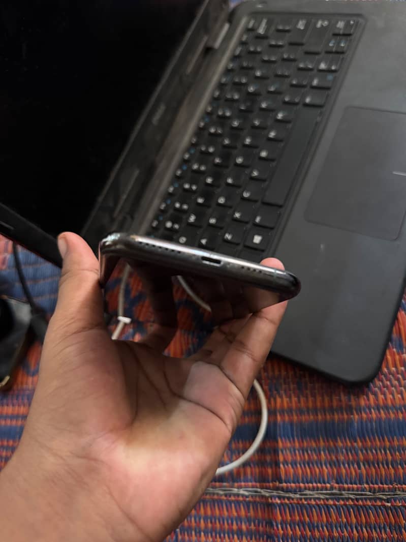 Apple iPhone 11 Pro Max 3