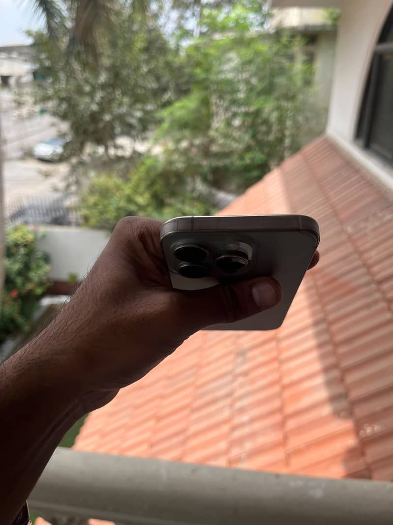 Apple iPhone 15 Pro 1