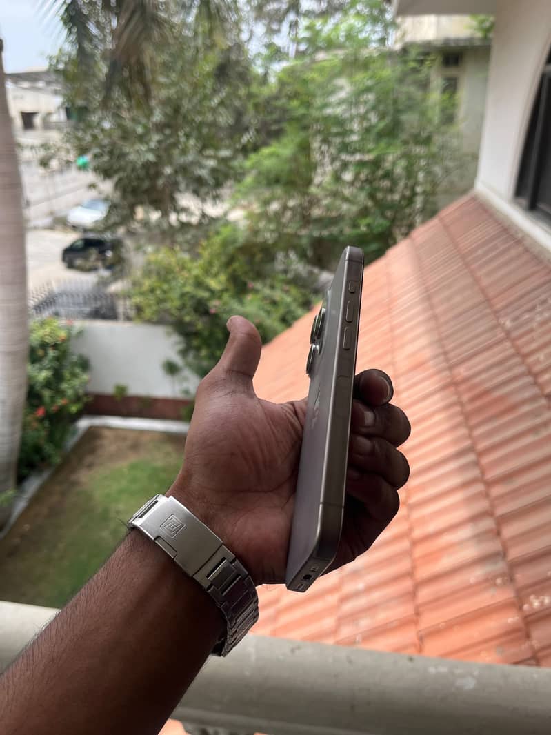 Apple iPhone 15 Pro 6