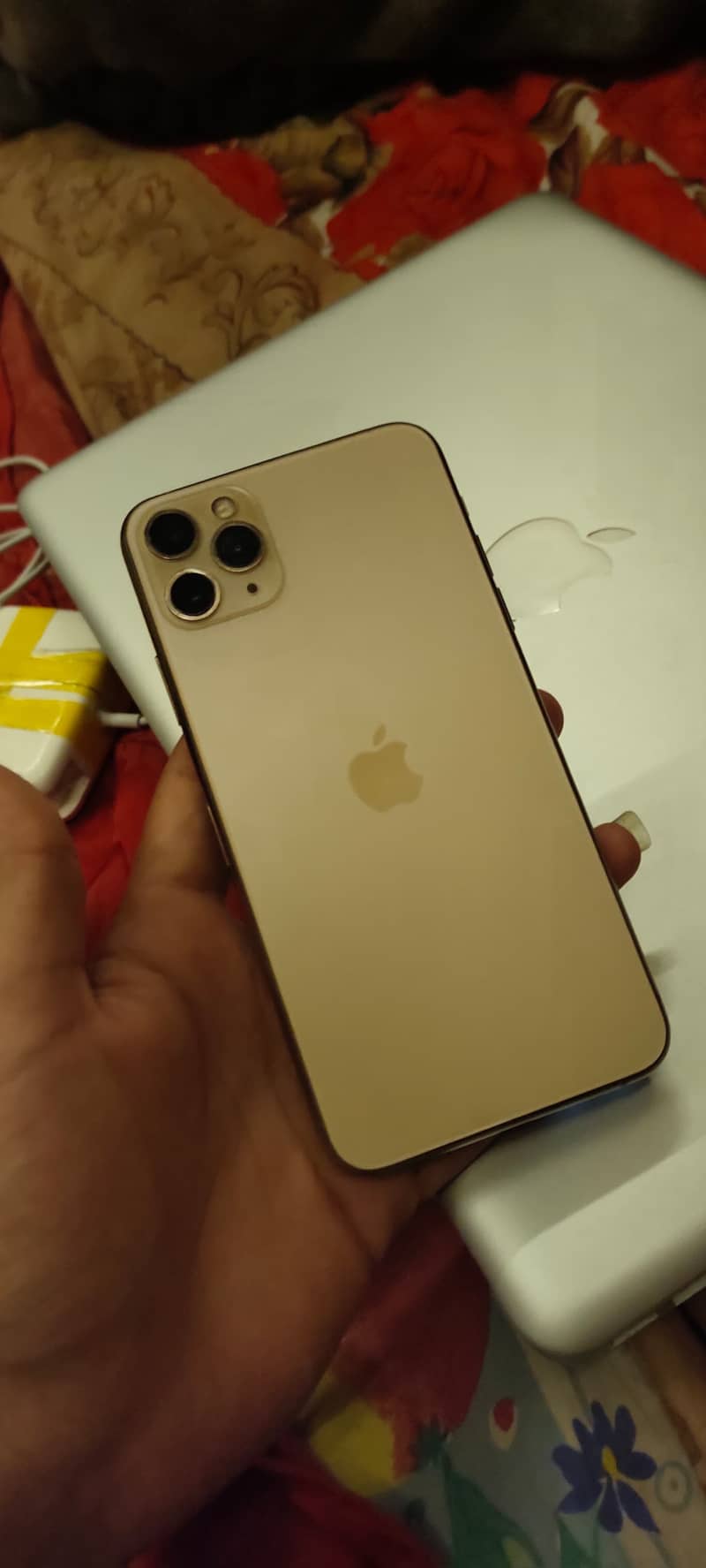 Apple iPhone 11 Pro Max 4